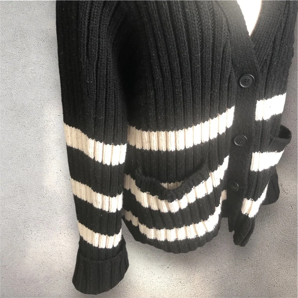 ▪️Zara v neck striped cardigan▪️ - Picture 3 of 9